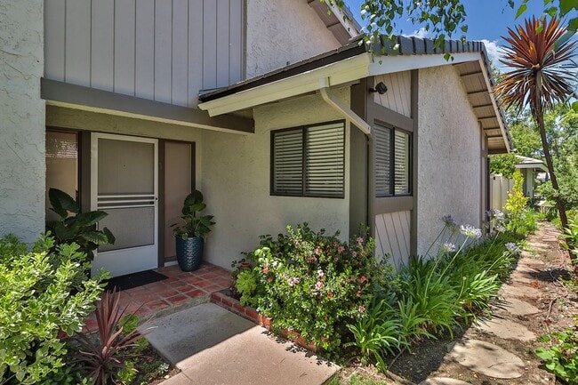 Building Photo - 1243 Clippers Cir