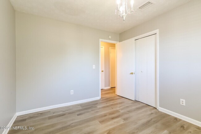 Building Photo - 2867 Holly Bay Rd