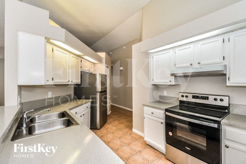 Building Photo - 8533 Moss Pointe Trail N