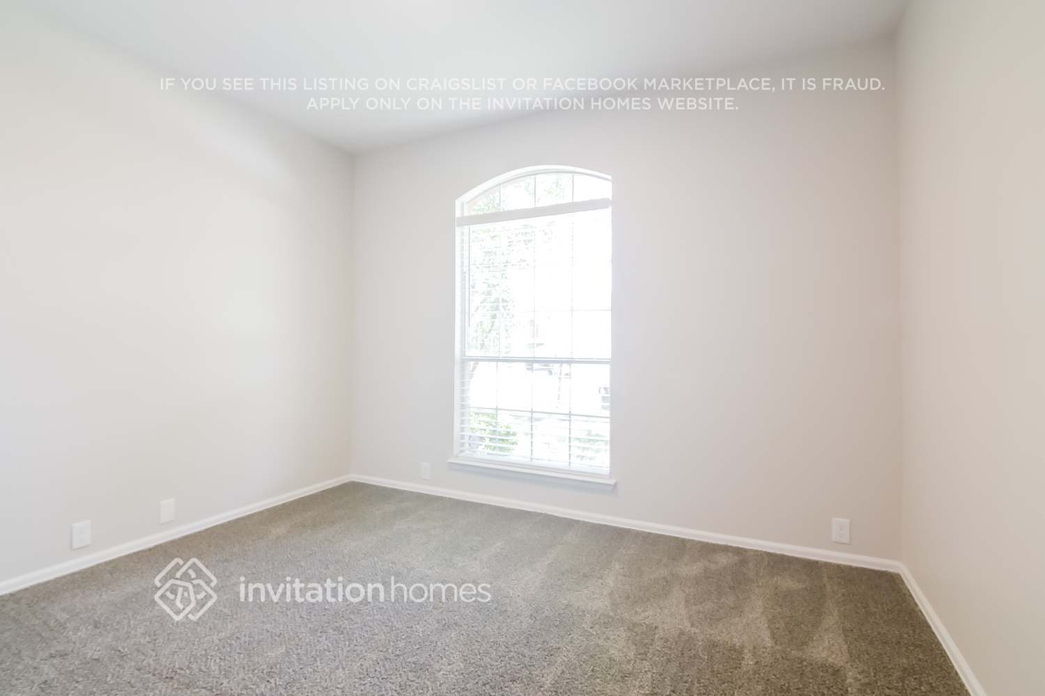 Building Photo - 7063 Alcala