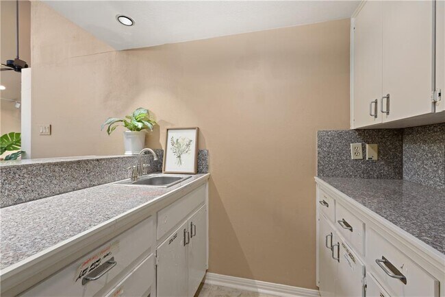 Building Photo - 10108 Talleyran Dr