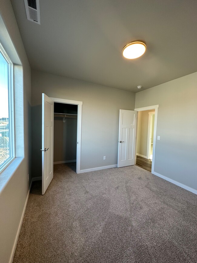 bedroom - 4081 Quinn Dr NE