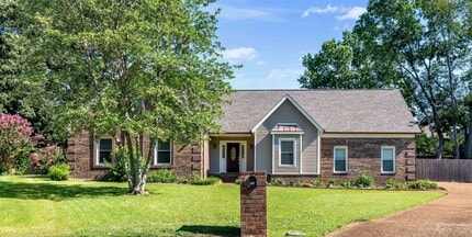 Building Photo - 636 N Fox Chase Cove