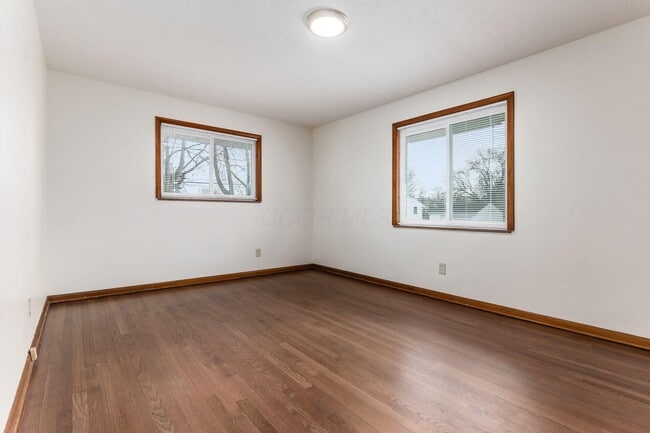 Building Photo - 3070 Lotz Dr