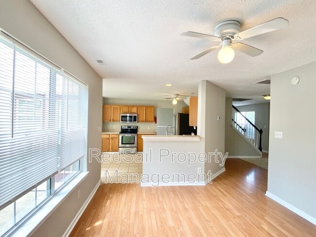 Building Photo - 815 Chapin Wood Dr