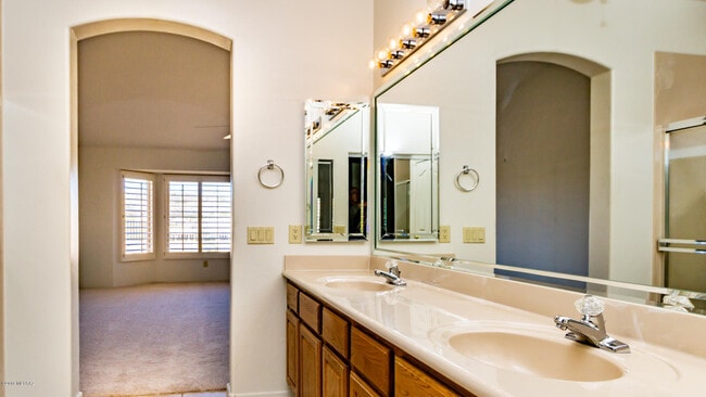 Building Photo - 38006 S Desert Highland Dr