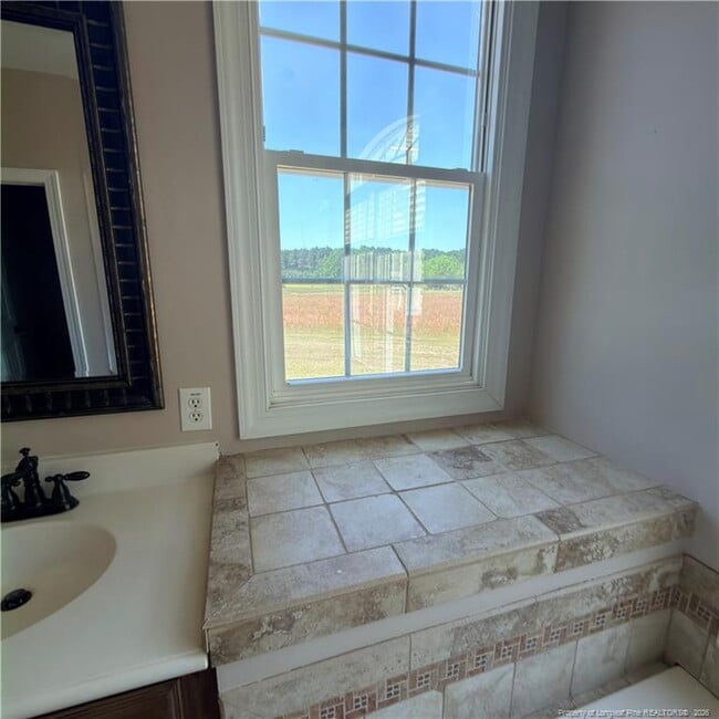 Building Photo - 3686 Linden Rd