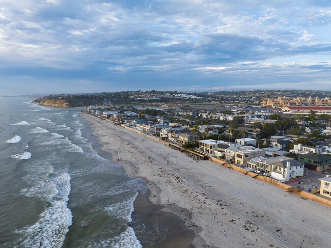 Building Photo - 2606 Ocean Front