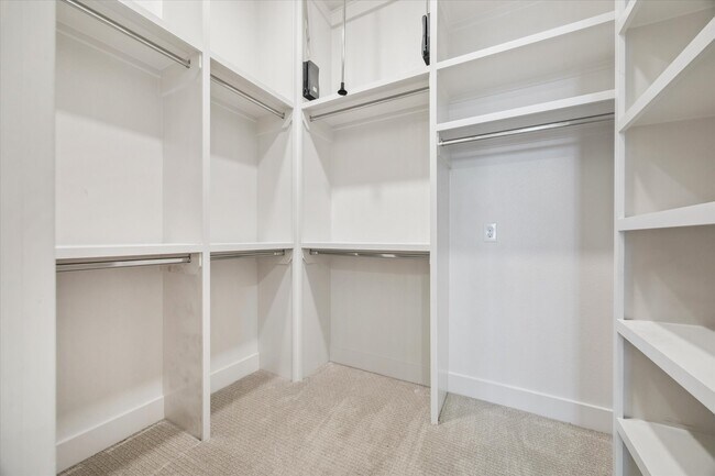 Building Photo - 1120 Ennis St