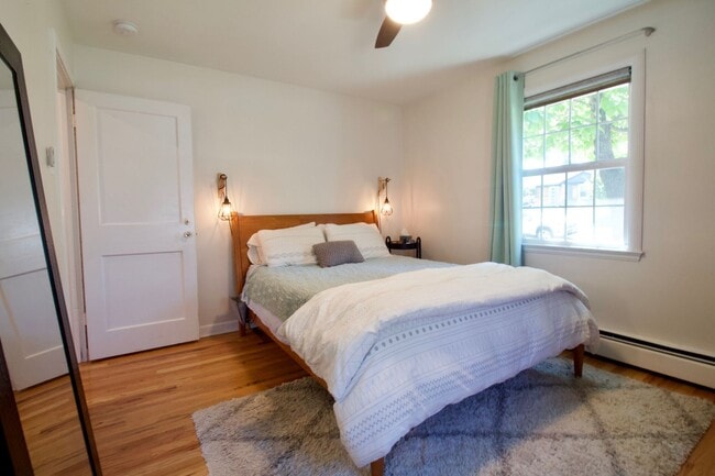 Building Photo - Sunny Sunnyside Bungalow with Finished Basement & Private Backyard Retreat