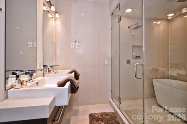 Building Photo - 318 Viburnum Way Ct