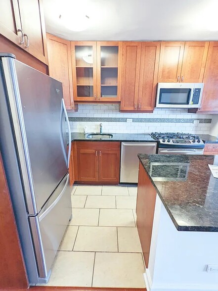 Kitchen - 372 Central Park W