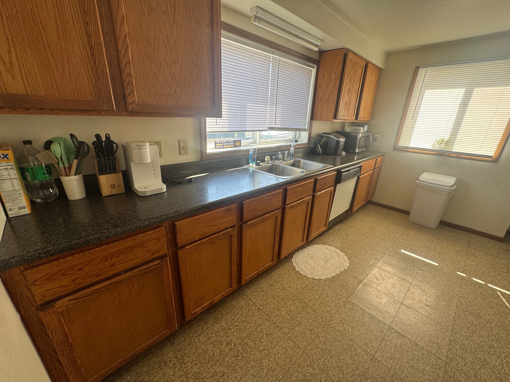 Building Photo - 1009 W 22nd St