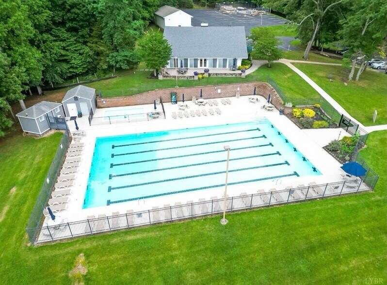 Building Photo - 3302 Spinnaker Pt