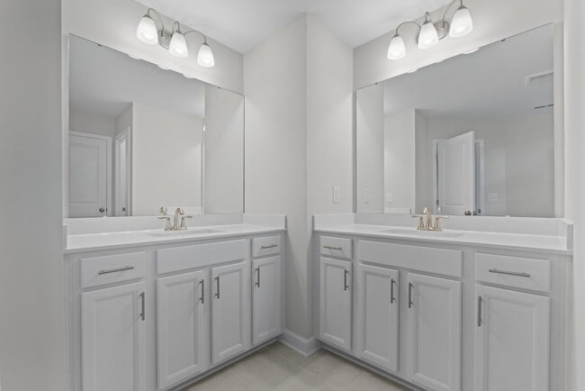 Building Photo - *Showings unavailable until August 1st!!*