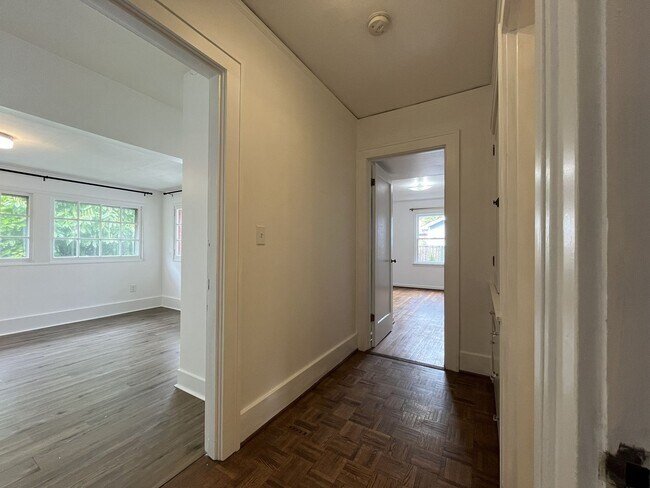 Building Photo - Character-Filled 2-Bedroom Home with Vintage Charm & Bright Living Spaces