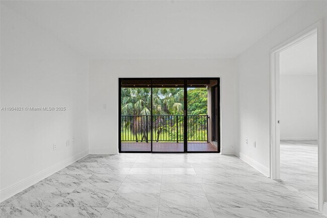 Building Photo - 330 W Park Dr