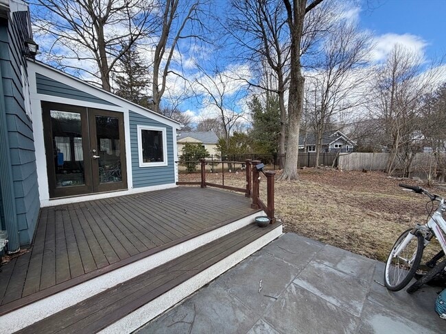 Building Photo - 176 Upland Ave