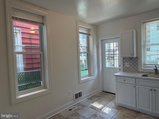 Building Photo - 2667 N Napa St