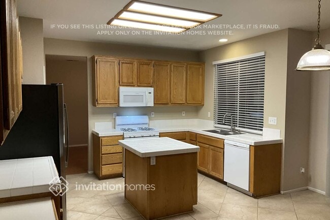 Building Photo - 37866 Spur Dr