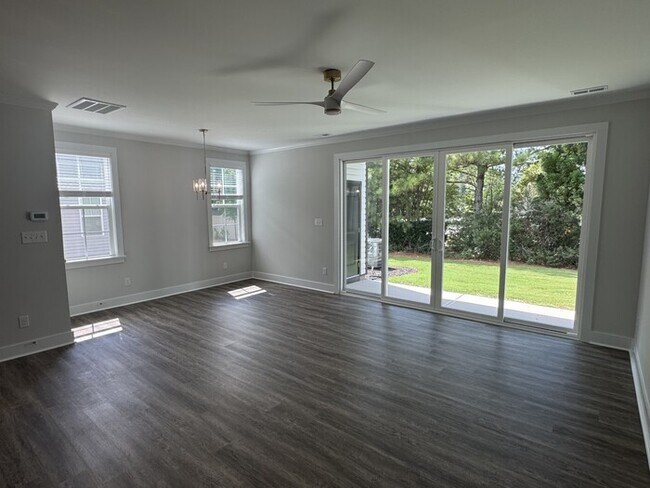 Building Photo - 3 Bed 2.5 Bath Brand New Townhome