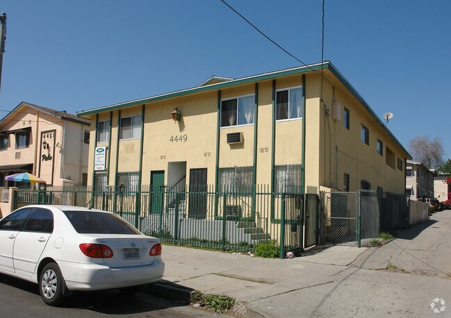 Building Photo - 4449 Lockwood Ave