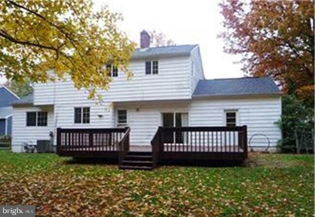 Building Photo - 10 Binford Ln