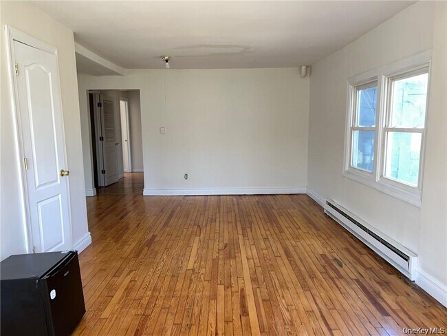 Building Photo - 91 Toleman Rd