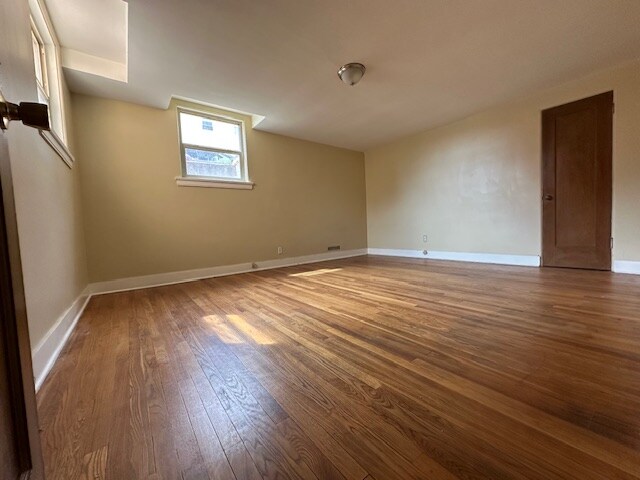 Building Photo - 200 W Placer Ave