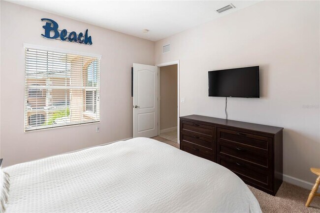 Building Photo - 6616 7th Ave Cir W