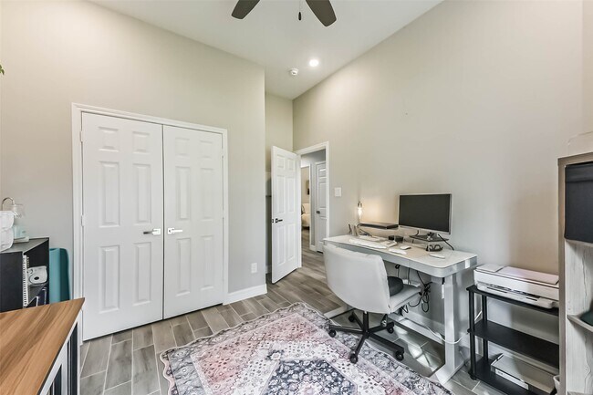 Building Photo - 10303 Stanbrook Dr