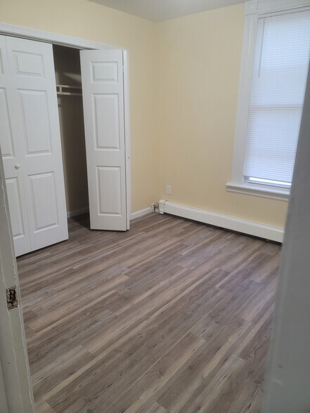 Building Photo - 357 Poplar St