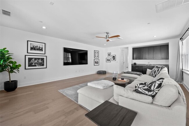 Building Photo - 4310 Authentic Dr