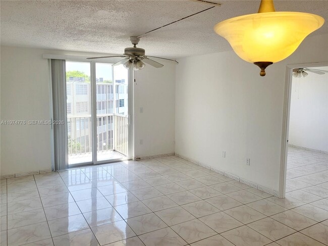 Building Photo - 1700 NE 191st St