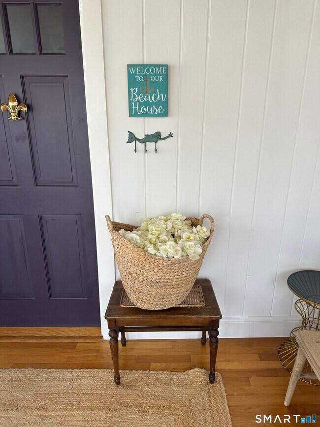 Building Photo - 9 Rowland Pl