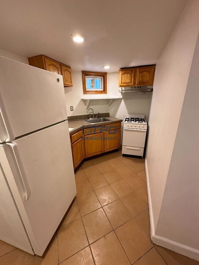 Building Photo - 235 Arlington Ave