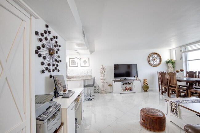 Building Photo - 111 Briny Ave