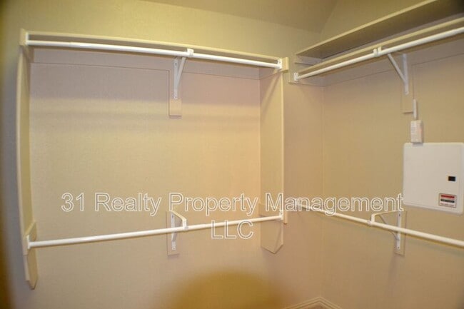 Building Photo - 1466 Cambridge Dr