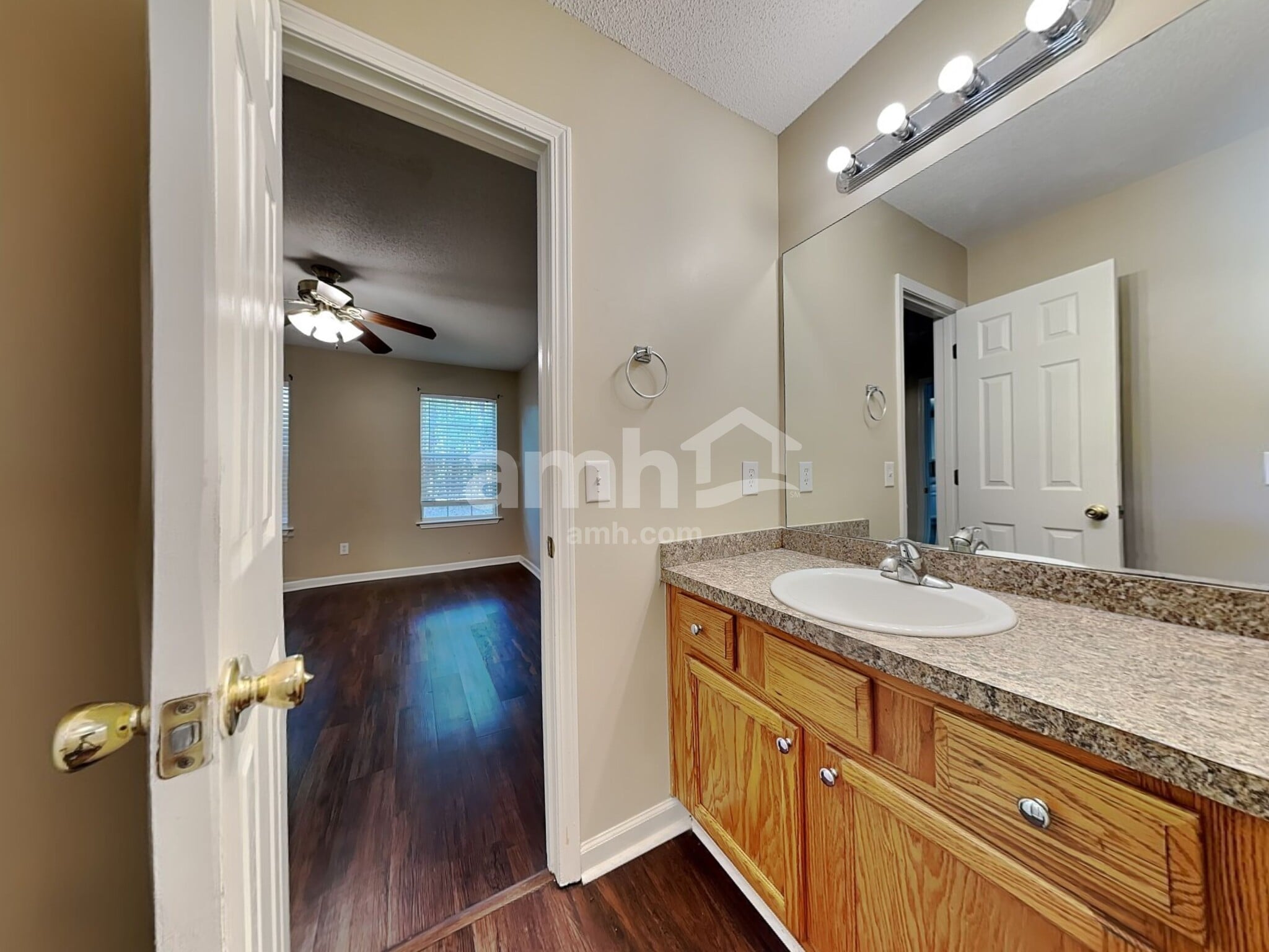 Building Photo - 634 Coopers Ln N