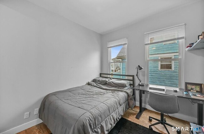 Building Photo - 115 Harborview Ave