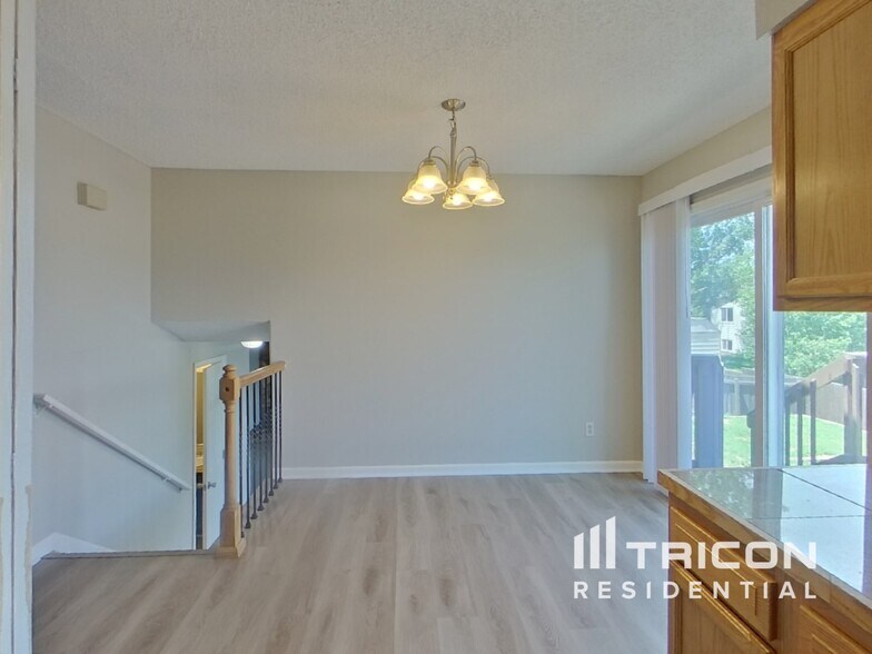 Building Photo - 7520 Dove Creek Cir