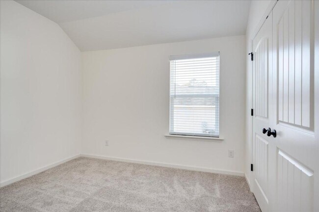 Building Photo - 4507 Raleigh Dr