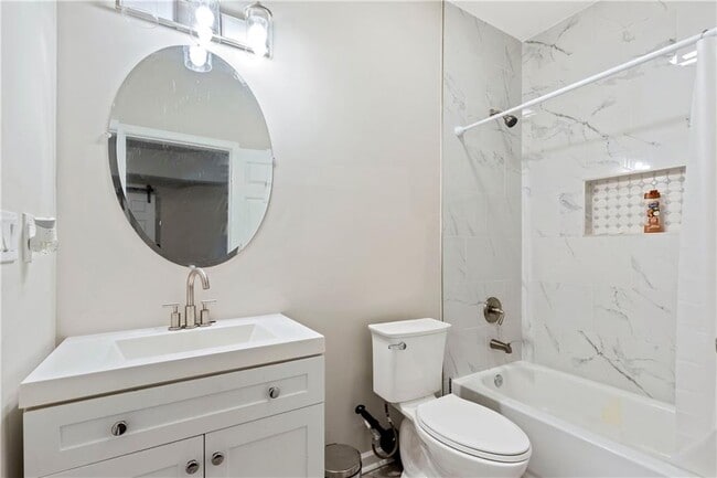 Building Photo - 3266 Cedar Crest Way