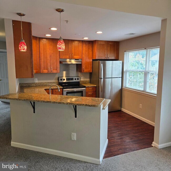 Building Photo - 5814 Wyndham Cir