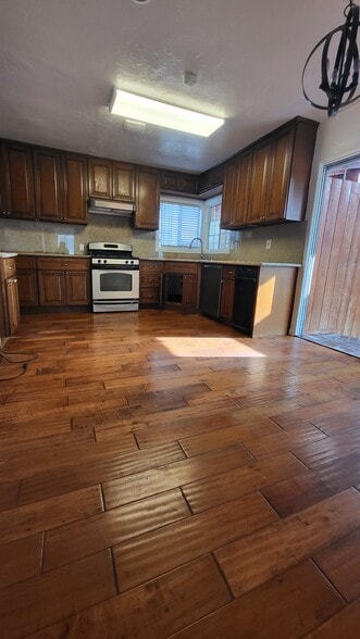 Building Photo - 15216 Arcturus Ave