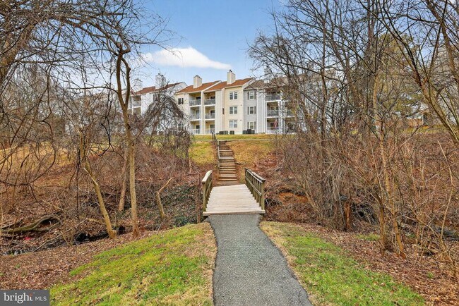 Building Photo - 7 Pickering Ct