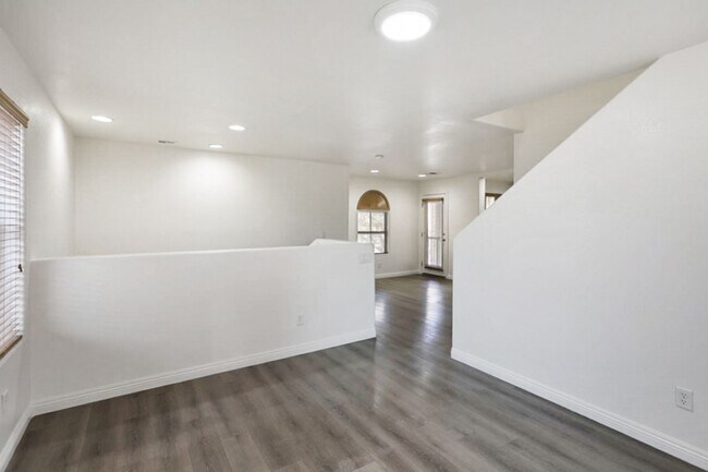 Building Photo - Beautiful 3 Bed Home With 3 Full Baths And Bed and Full Bath On 1st Floor