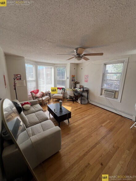 Primary Photo - 290 Prospect St