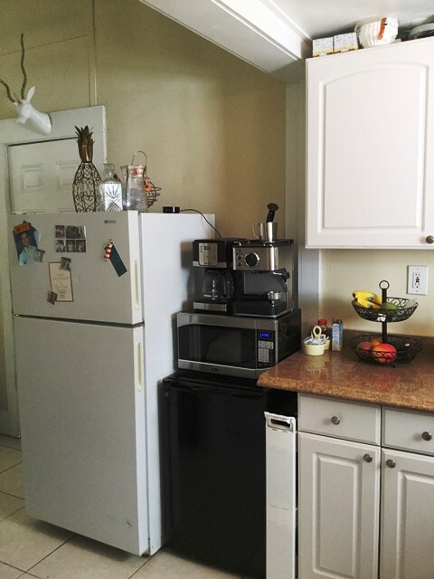 Building Photo - 2 bed + Den 1 bath Single Family House in Bahama Village