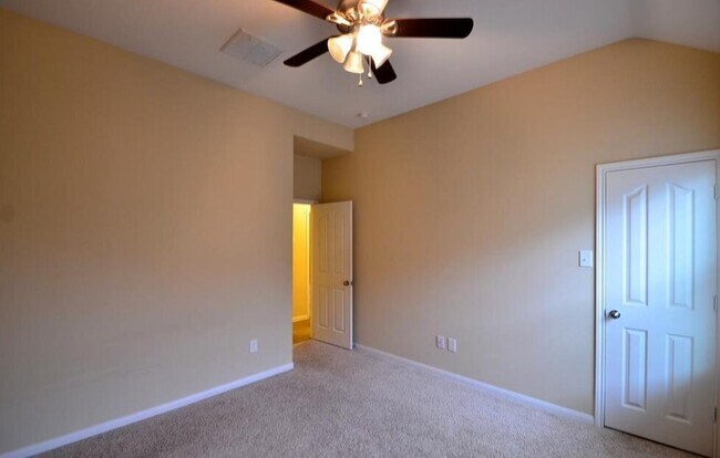 Building Photo - 9942 Taylor Springs Ln